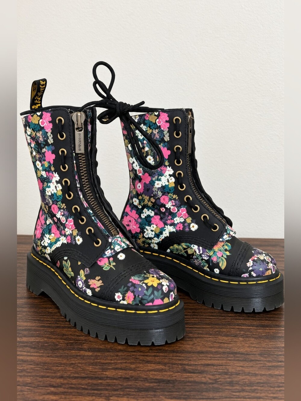 Dr Martens Sinclair Hi Vtg Floral Platform Boots Black Women SZ 5 New